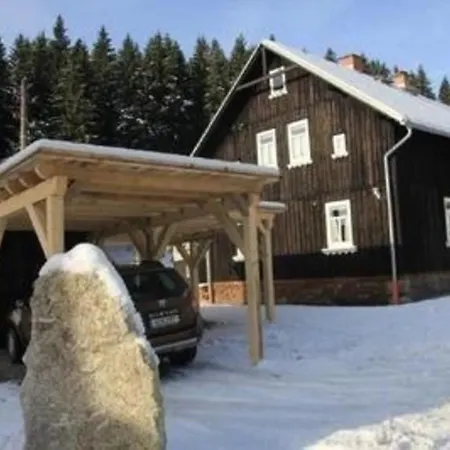 Apartment In Mit Terrasse, Garten Und Grill Klingenthal