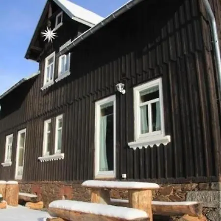 Apartment In Mit Terrasse, Garten Und Grill Klingenthal